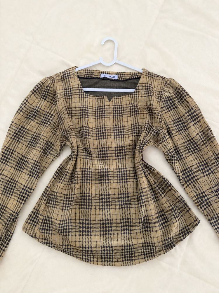 Stylish Plaid Top
