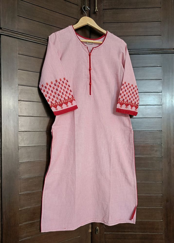 Ibadat Women Pink Cotton Thread Embroidered Kurta