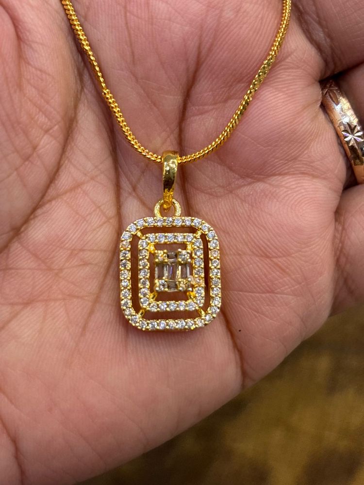 Elegant Gold Diamond Pendant Necklace