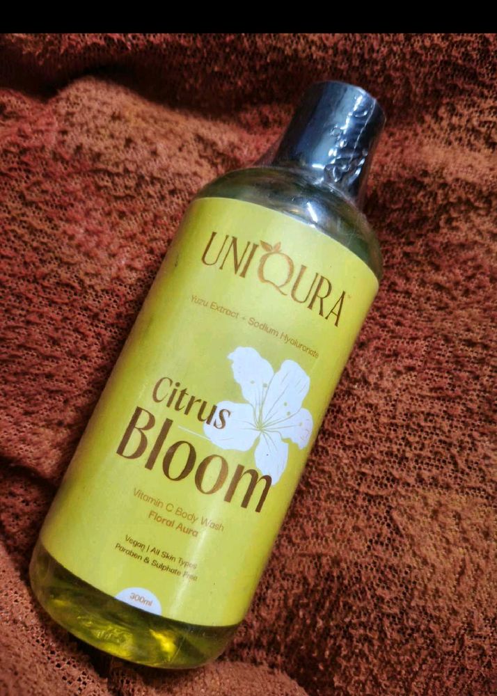 Uniqura Citrus Bloom Vitamin C Body Wash