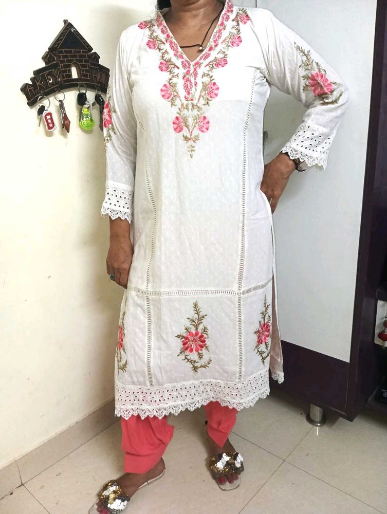 Elegant White Kurta with Pink Embroidery
