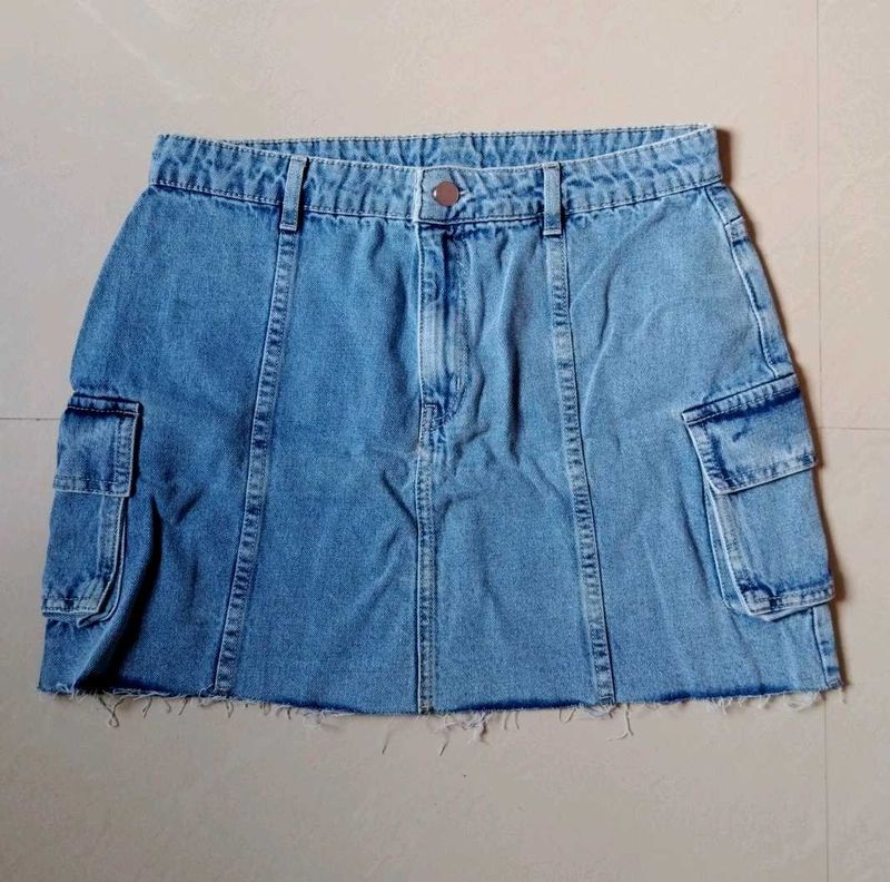 Stylish Denim Cargo Mini Skirt