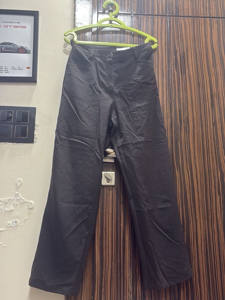 Chic Wide-Legged Trousers