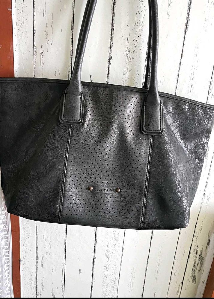 Caprese original leather black tote in perfect con