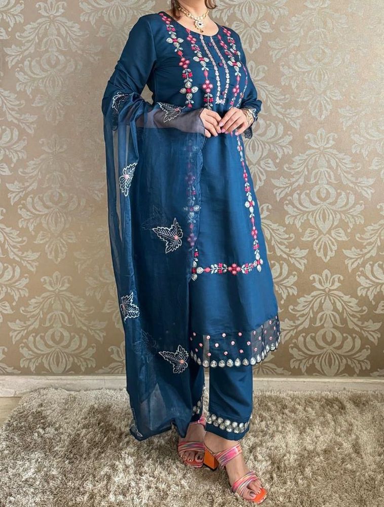 NEW WITH TAGS - 3 Piece Kurta Set
