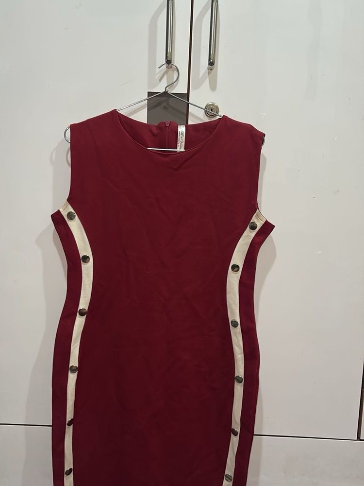 Chic Sleeveless Maroon Dress