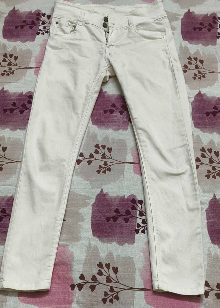 white solid jeans