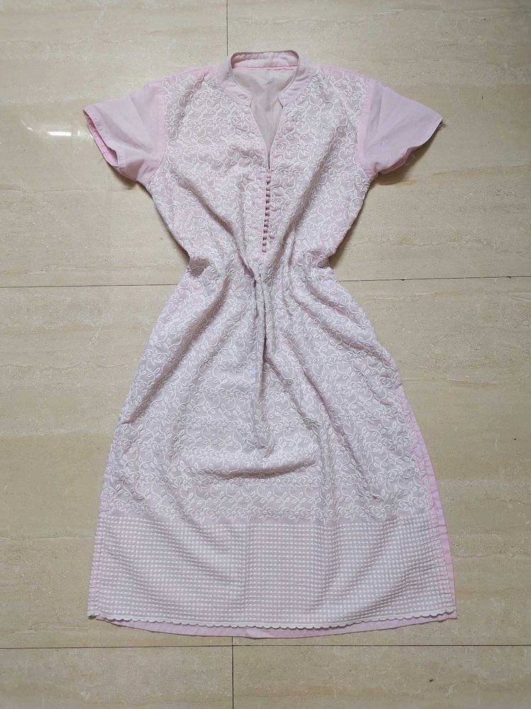 chikankari kurti (short slv)