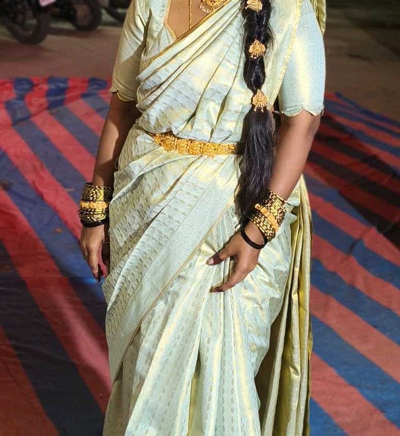 Elegant Silk Saree with Gold Border