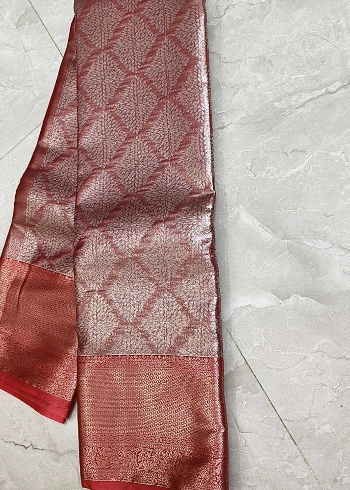 Elegant Silk Saree with Intricate Weave