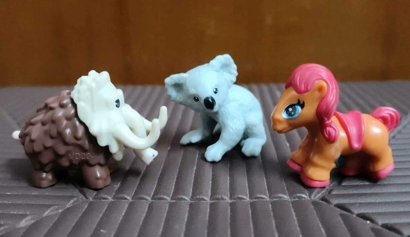 3 kinderjoy animal toys