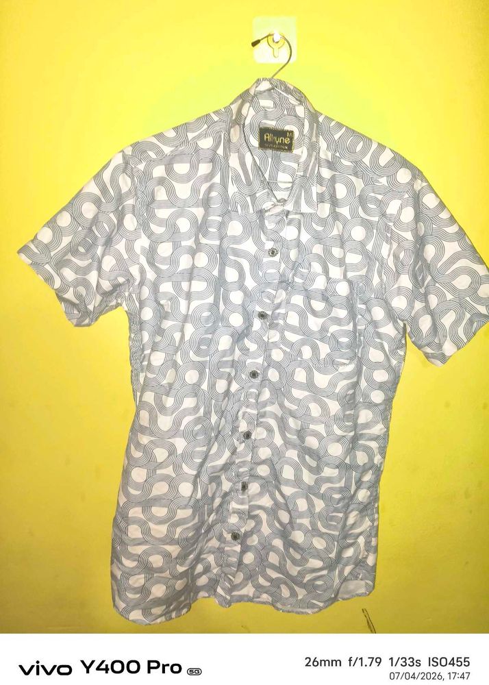 Stylish Men's Short Sleeve Shirt