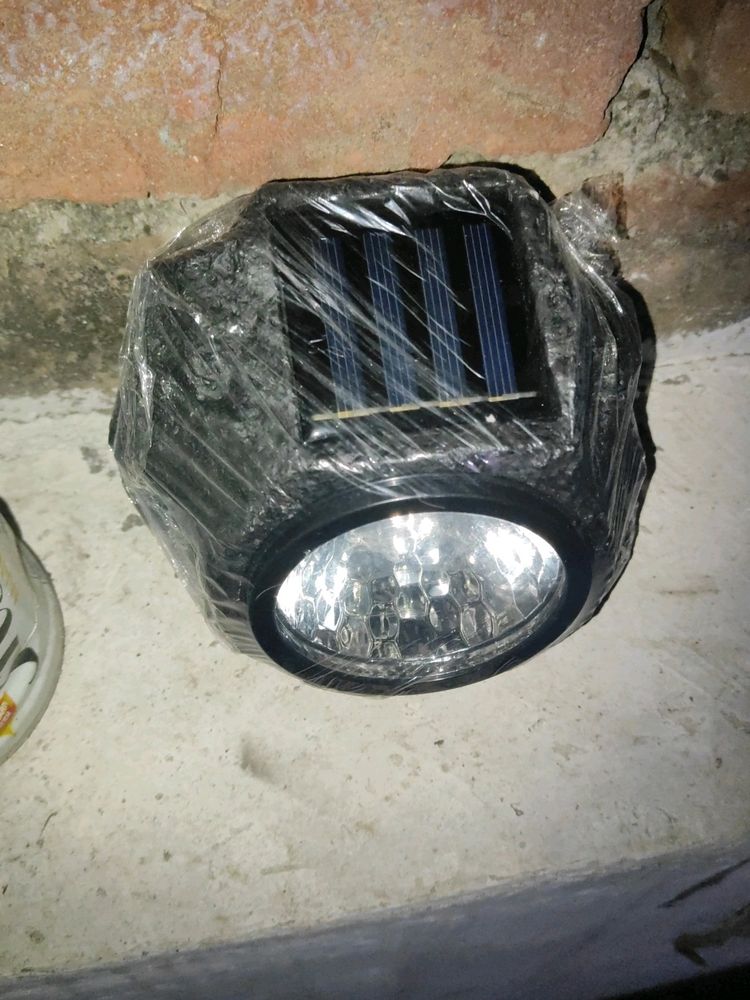 Solar Stone Light
