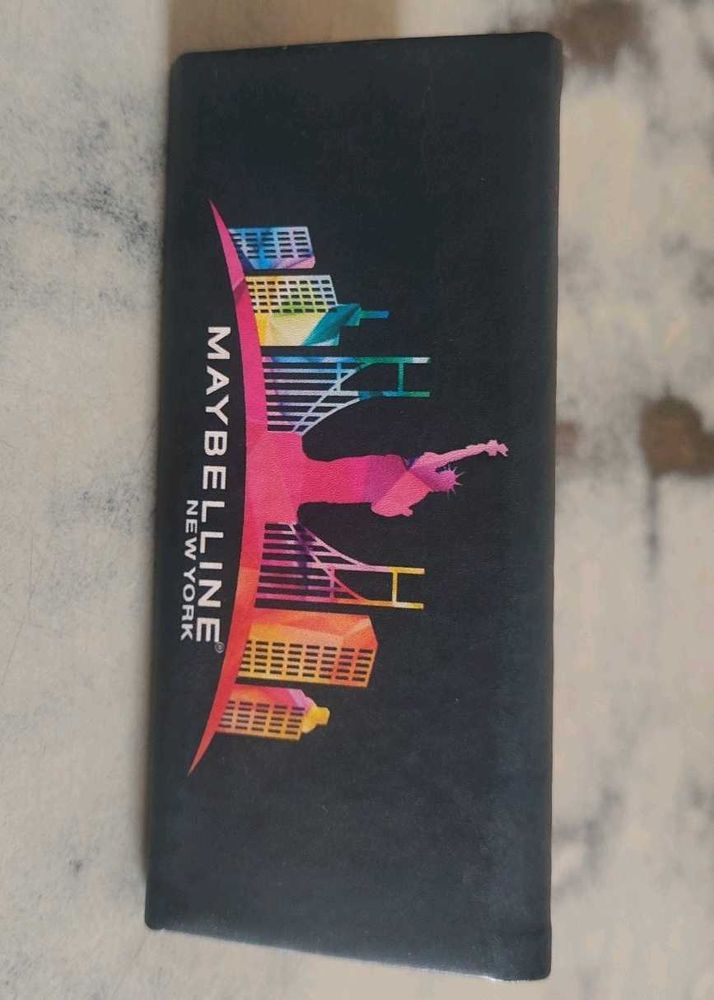 Maybelline New York goggles organizer