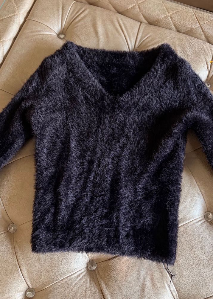 WINTER WEAR ! Cozy Black Fuzzy V-Neck Sweater