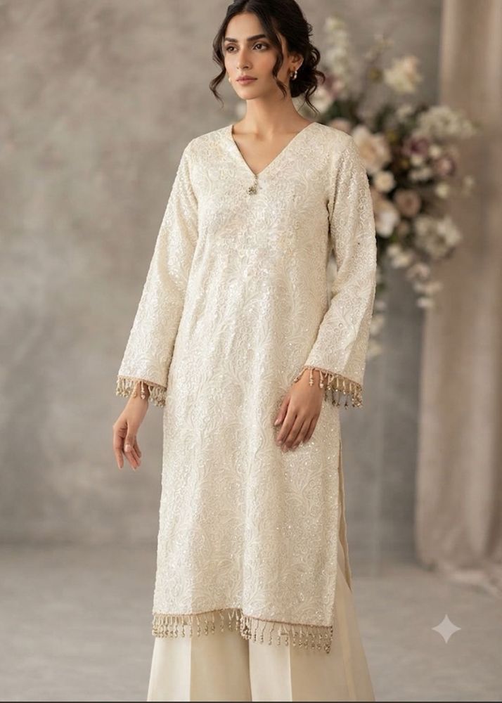 Elegant White Kurta Set with Embellishments