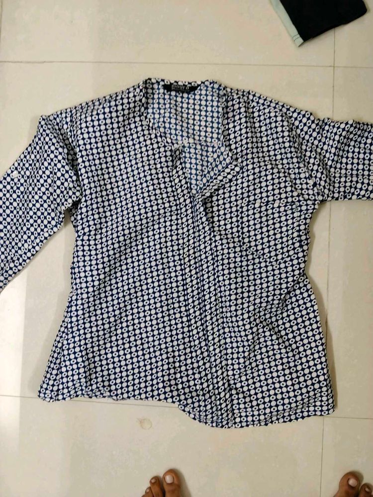 Chic Navy &amp; White Polka Dot Top