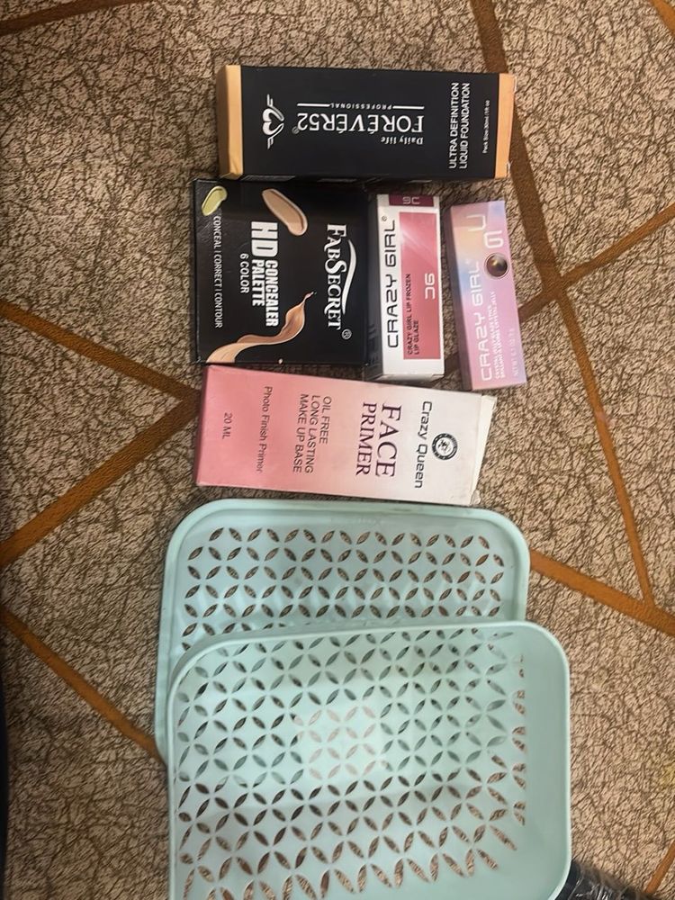 Makeup Collection with storage - Foundation, Co