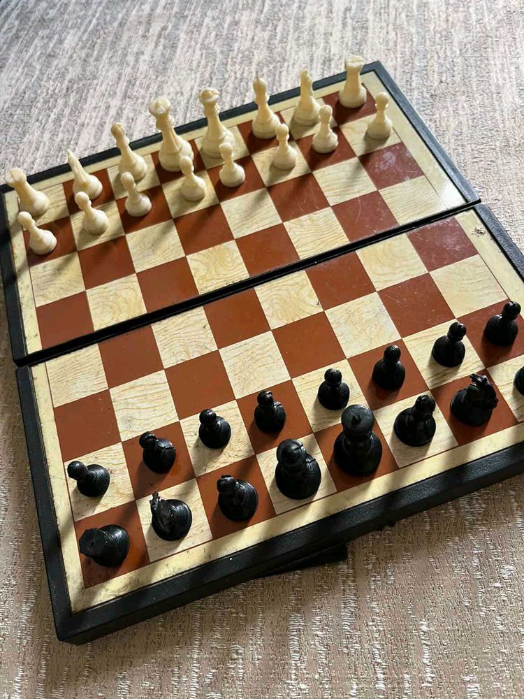 Magnetic Travel Chess Set