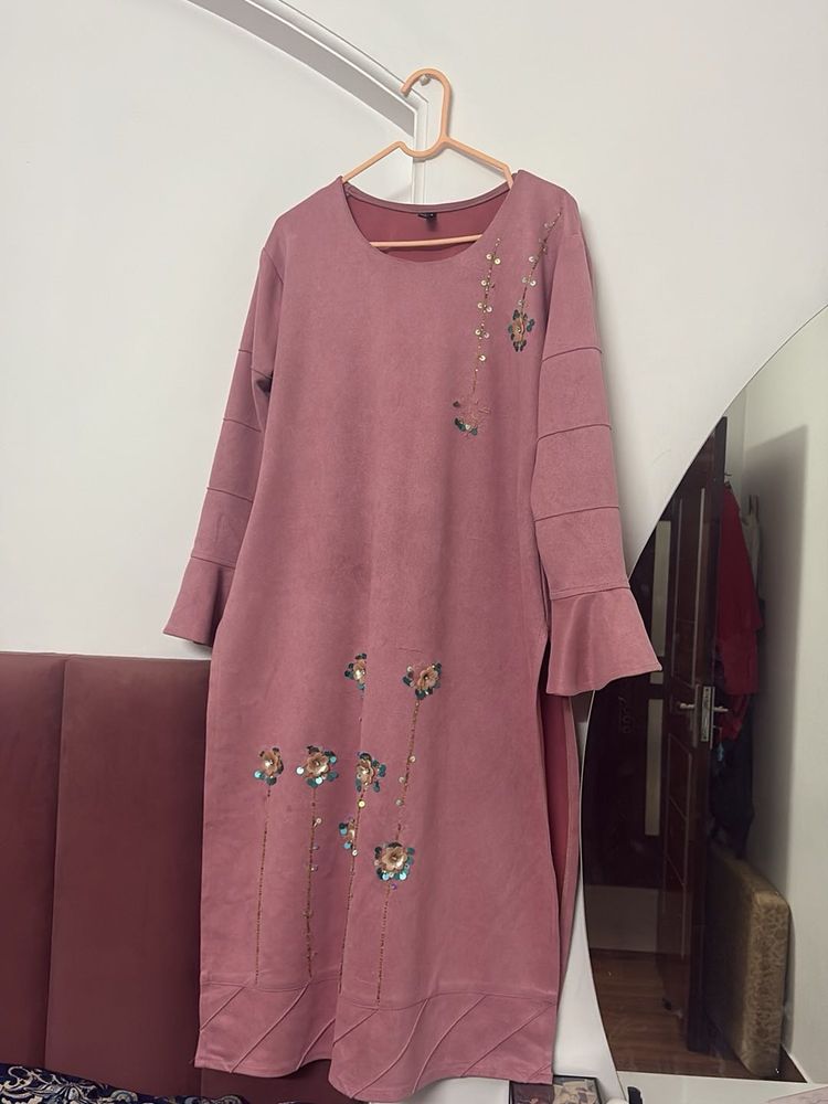 Elegant Pink Floral Embellished Kurta Set