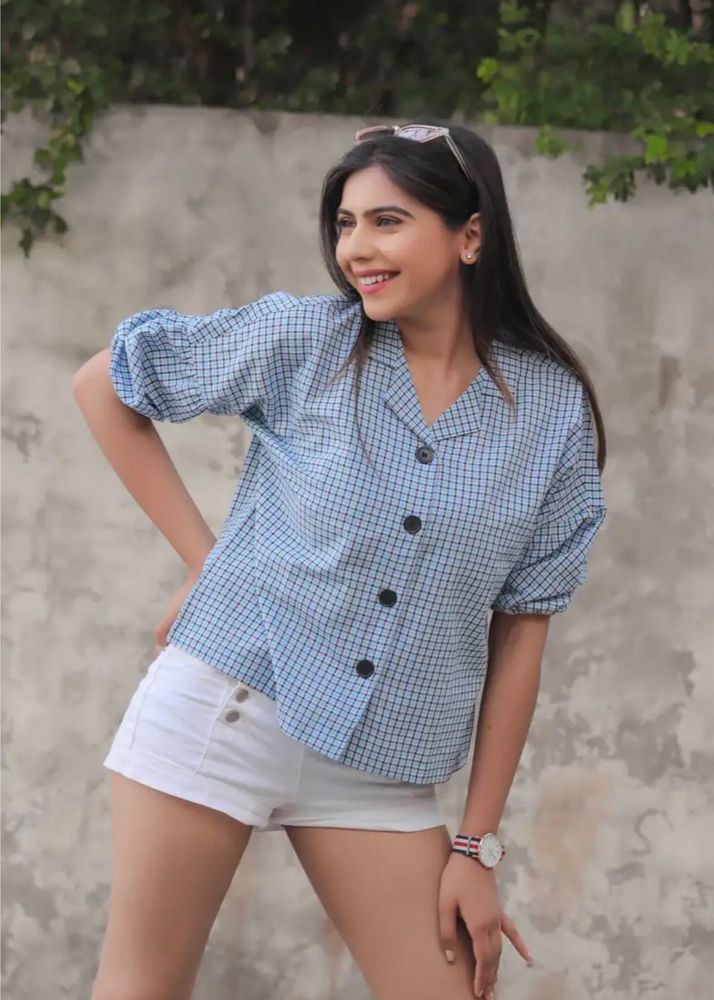 Women’s Checked Button-Up Crop Top with Puff Sleev