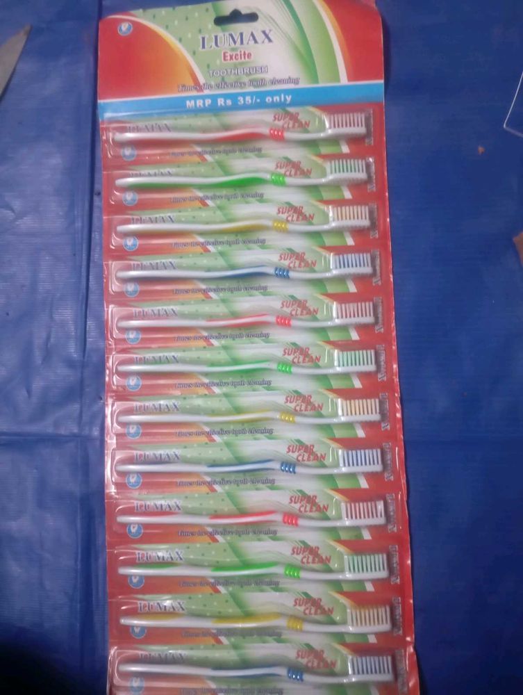 12 Pcs Pack Lumax Excite Toothbrush Pac