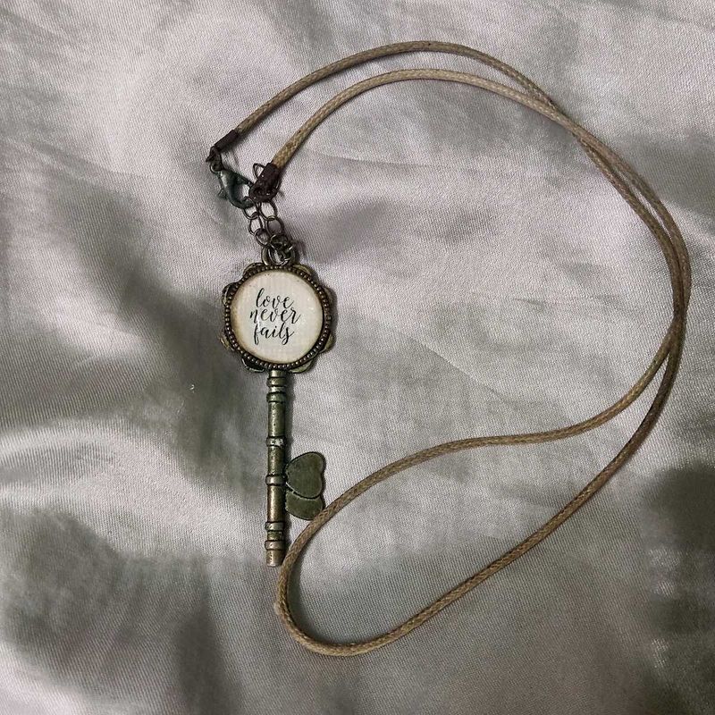 vintage key pendent necklace