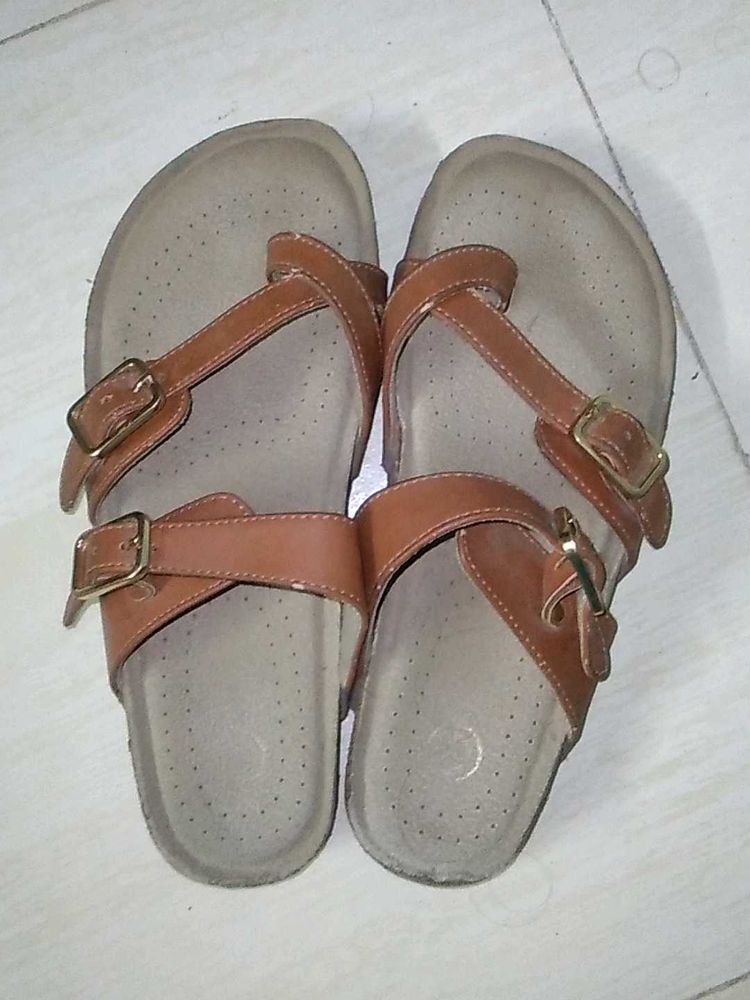 women doctor sole slippers in size38.