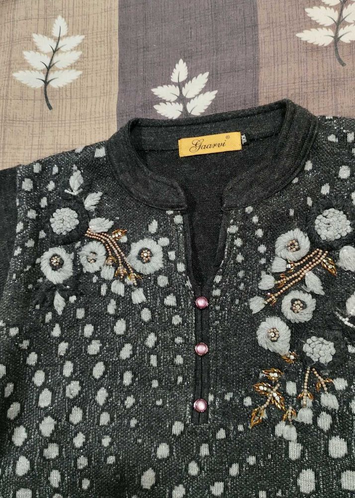 Elegant Embroidered Kurta with pant