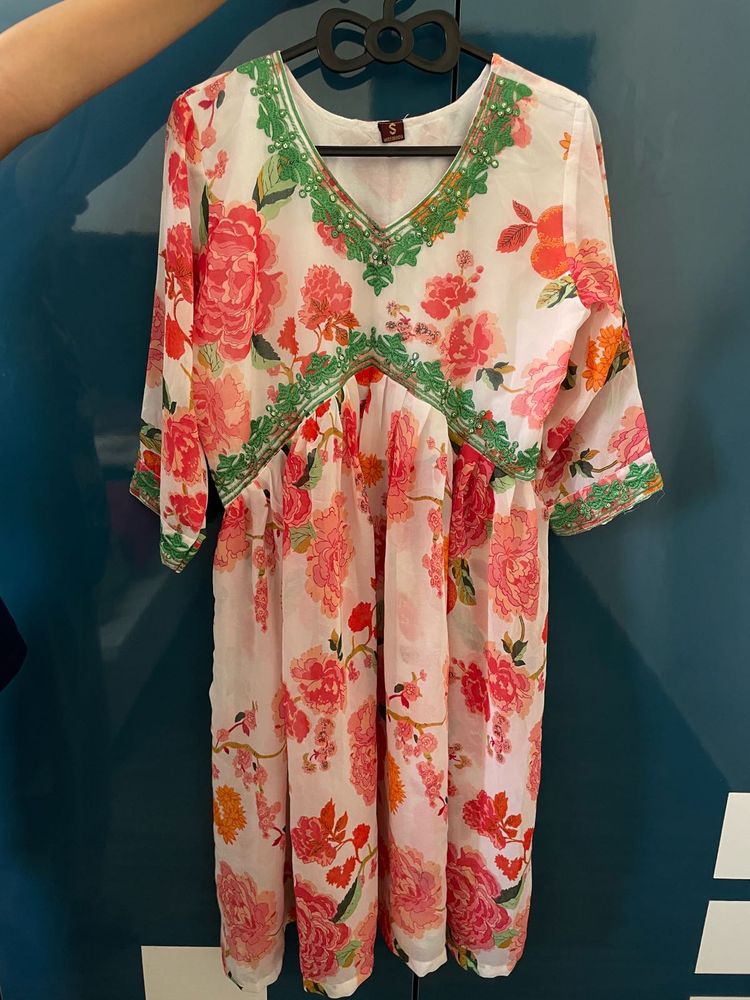 Beautiful Floral Print Kurta