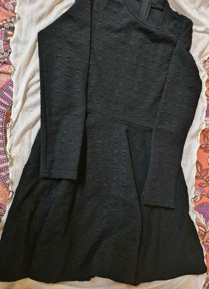Chic Textured Black Dress