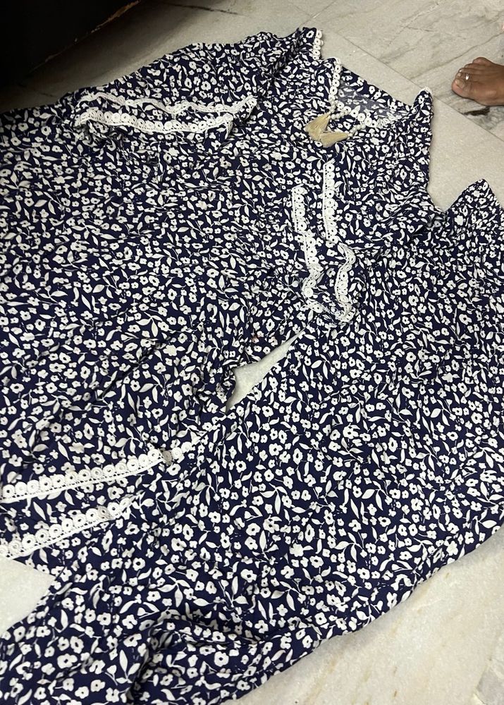 Floral Print Kurta Set with White Lace Trim