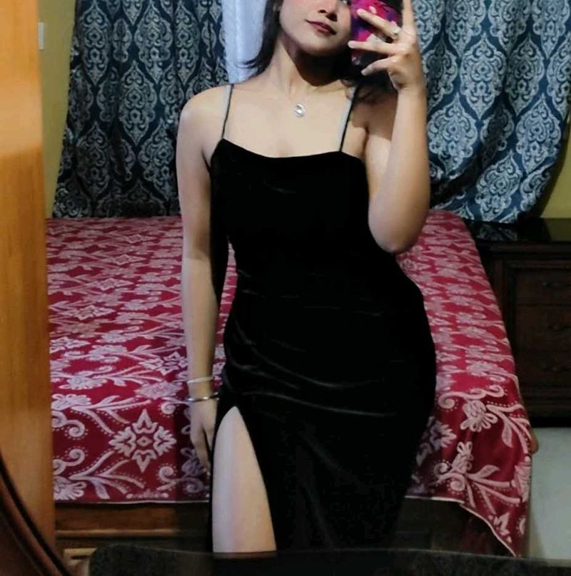 Elegant Black Velvet Maxi Dress with High Slit