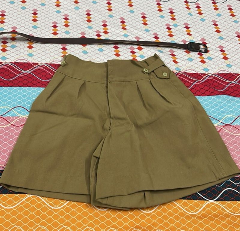 Stylish Khaki Shorts with Belt
