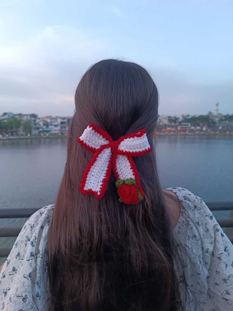 Crocheted  Bow Hair Clip