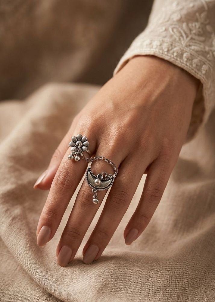 New Elegant Silver Ring with Chain