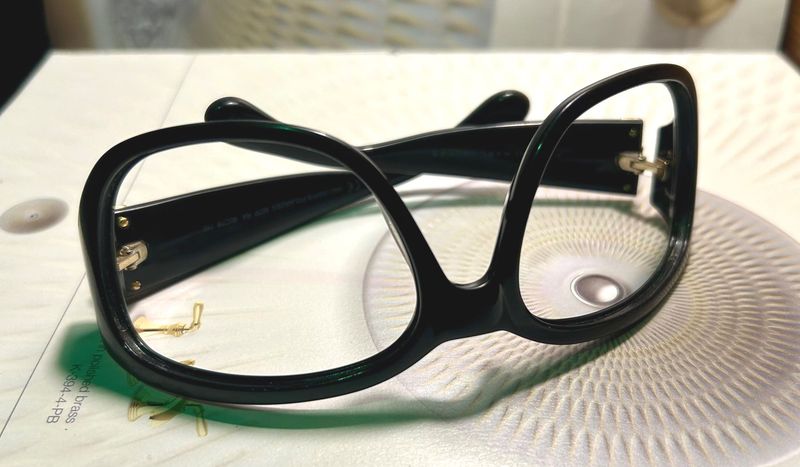 Marc Jacob’s Stylish Black Eyeglasses