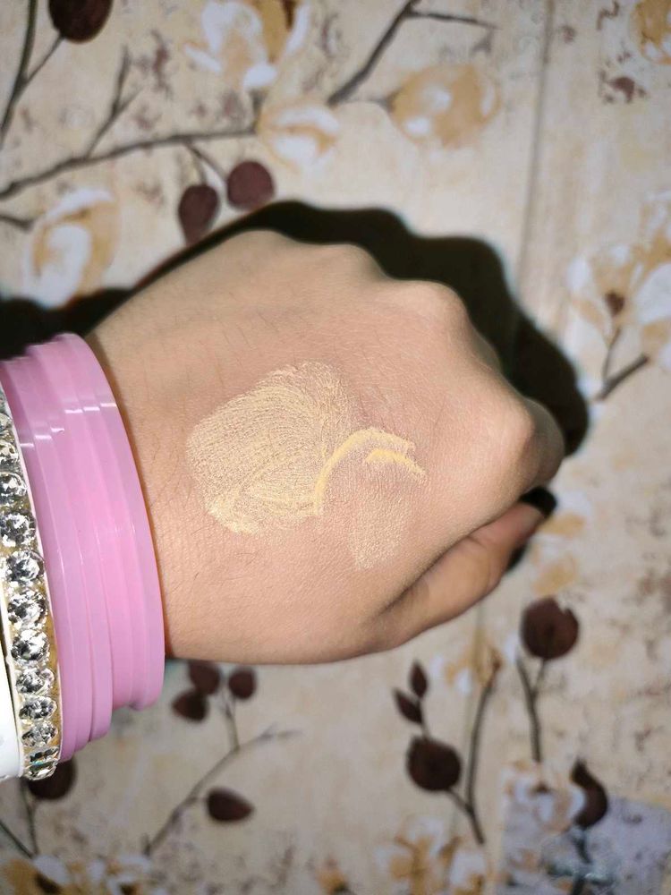 Face Foundation Swatch