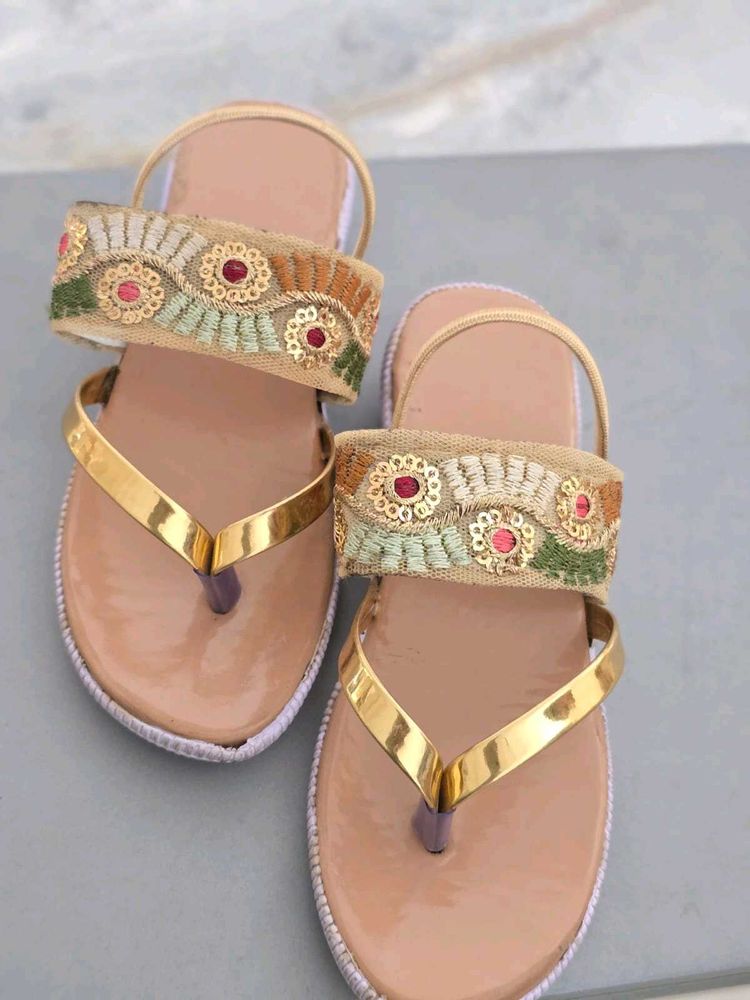 Embroidered Flat baby girl Sandals