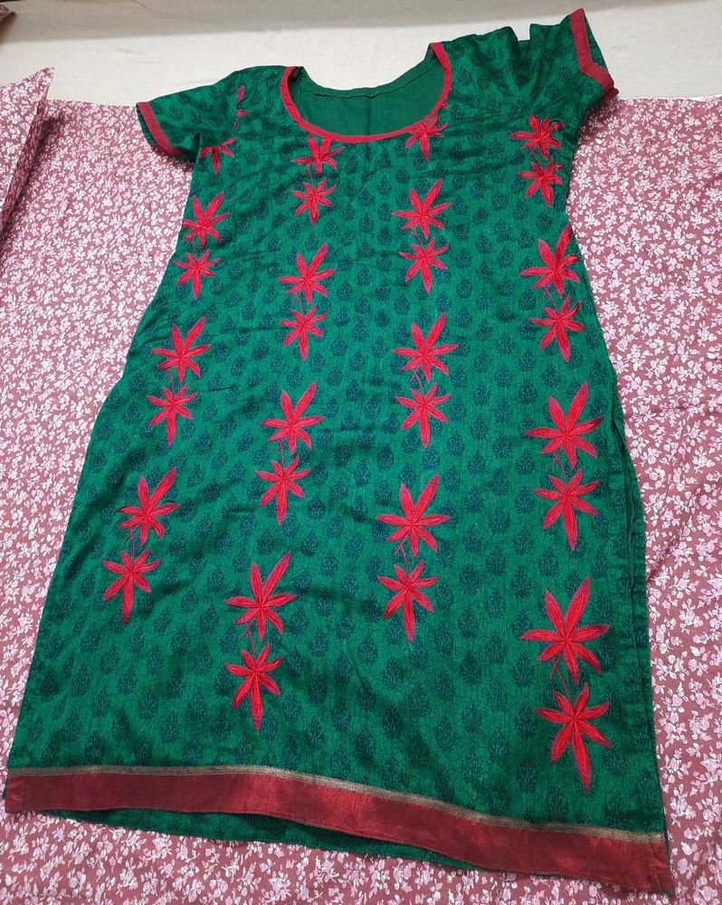 44 To 50 Size Silk Paisley Embroidery Kurti Top