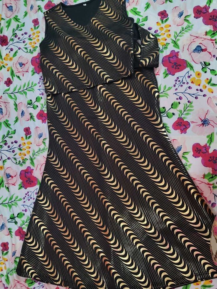 Mermaid like Striped Black &amp; Gold Dress