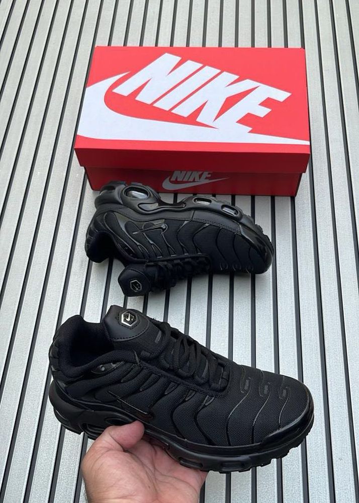 Nike Air Max Plus Black Sneakers