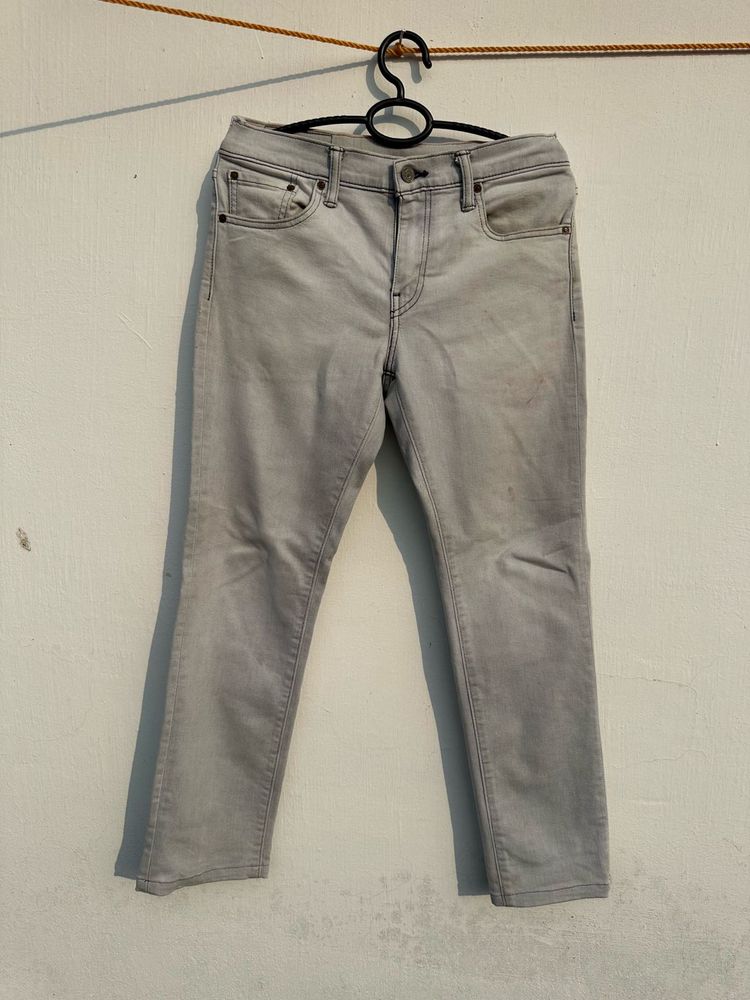 Levi’s Grey Jeans - Casual Style