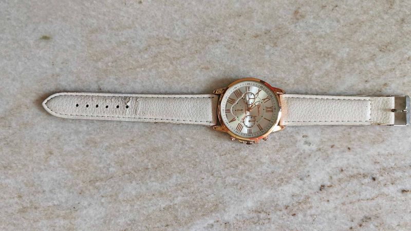 Elegant White Leather Strap Watch