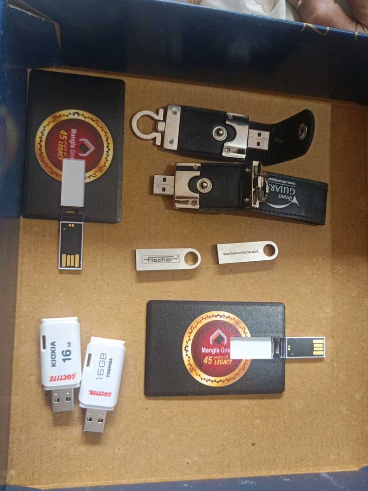 Assorted USB Flash Drives Lot