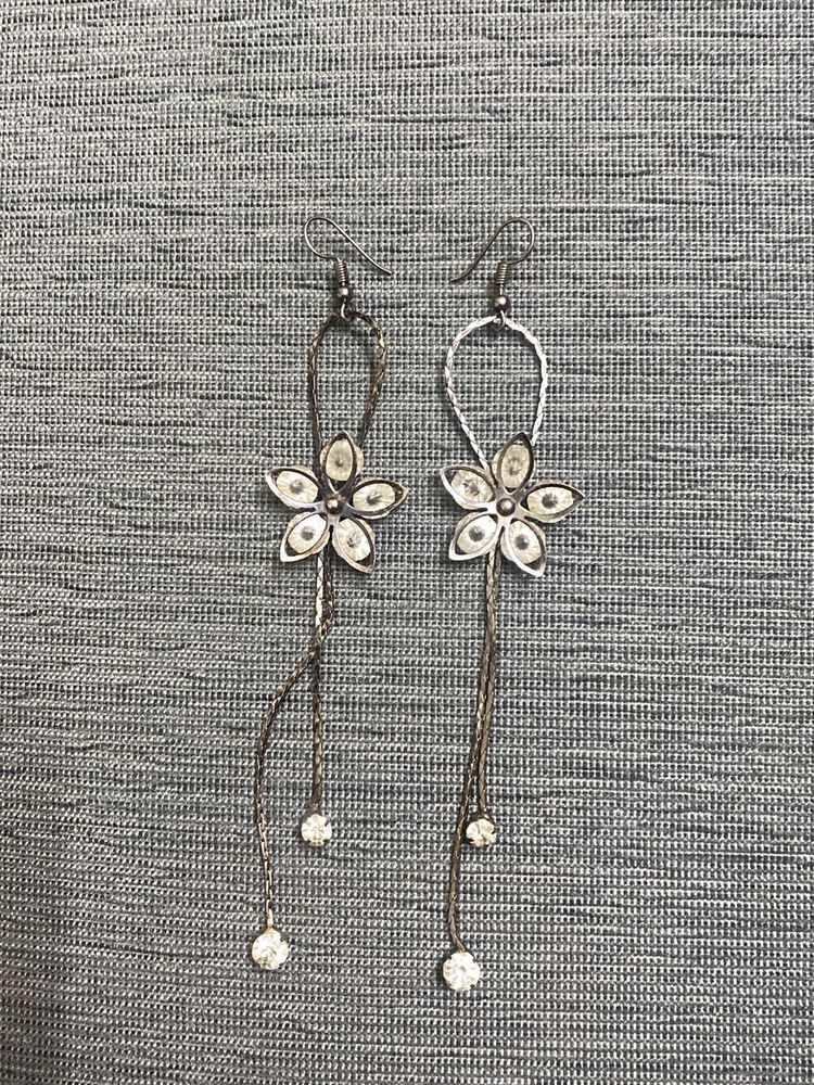 Elegant Flower Drop Earrings
