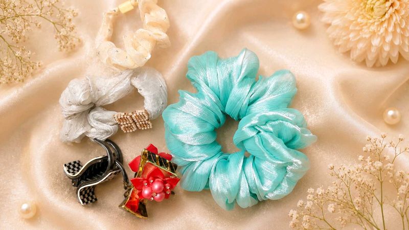 Fashionable Hair Scrunchies &amp; Clips Set