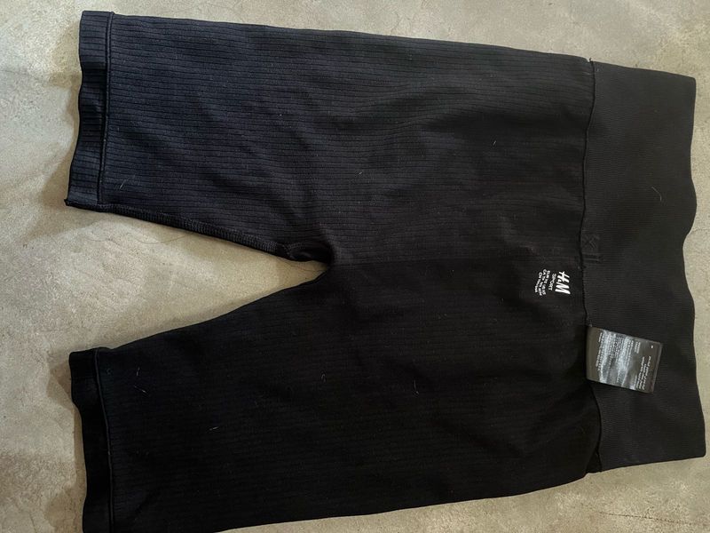 H&amp;M Ribbed Short Leggings