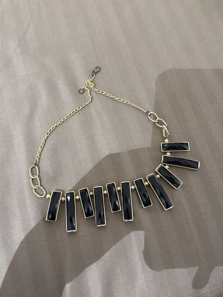 Elegant Black Stone Gold Tone Necklace