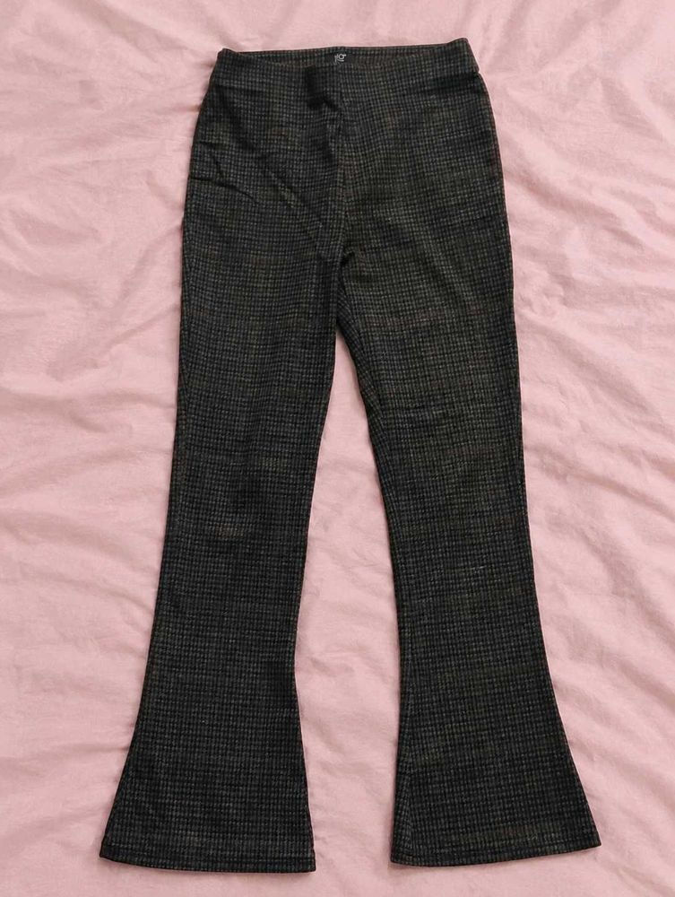 Stylish Plaid Flare Pants (39 inch)